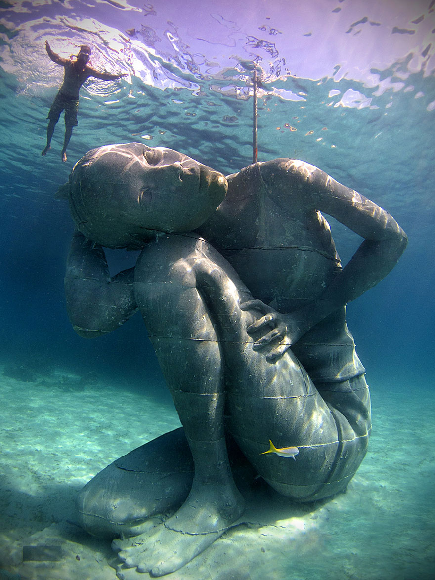 ocean-atlas-bahamas-underwater-sculpture-jason-decaires-taylor-6-57bb12cf020ed__880